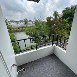 Comfy Hotels Self Check in คอมฟี่โฮเทล เช็คอินด้วยตัวเอง, khách sạn ở Samut Prakan