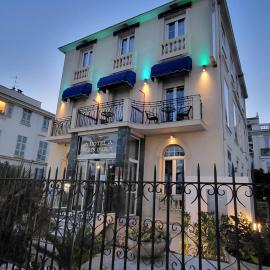 Hotel Flots d'Azur Promenade des Anglais, hotel in Nice