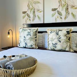Skyfly Bed & Breakfast، فندق في منزيني