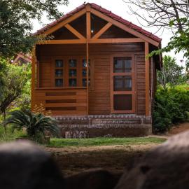 Leo wooden resorts