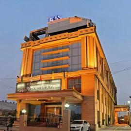 The Hotel Royal Plaza Koyambedu, hotelli Chennaissa