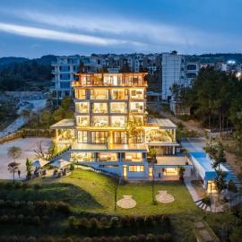 White House Yuanjing Hotel, hotel u gradu 'Wulong'