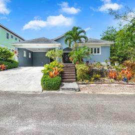 5min Walk from Love Beach A Spacious Home in Nassau, hotel Orange Hillben