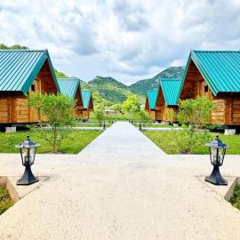 Camp River, готель у місті Вірпазар