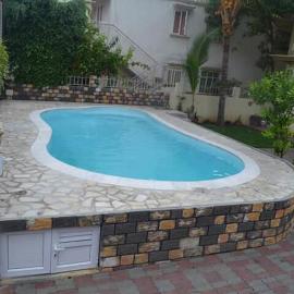 Rs villa 3 share apartment with private room 100mts to the beach and bus stop, hotel in Flic-en-Flac
