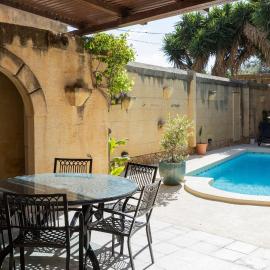 Gozobreak Farmhouses, hôtel à Kerċem