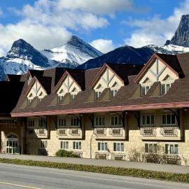 Canmore Inn & Suites, khách sạn ở Canmore