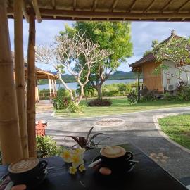 Pasir Putih Cottage - Menjangan, hotel v destinácii Banyuwedang