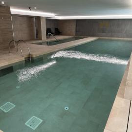 Stylish Apartment with Pool, Spa and Gym, hotel i Gibraltar