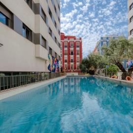 Livensa Living Studios Valencia Marina Real，瓦倫西亞的飯店
