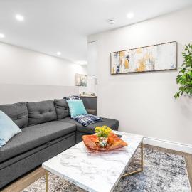 Downtown Apartment Steps to ByWard Market, hotel en Ottawa
