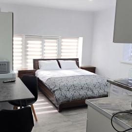 Small House ApartHotel, ξενοδοχείο στο Kισινάου
