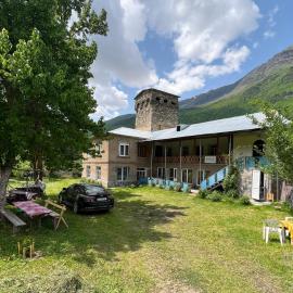 Guesthouse Tanano/Dodo, hotel a Zhabeshi