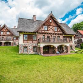 Hotel Aubrecht Country Spa Resort – hotel w mieście Przechlewo