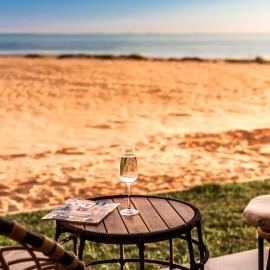 Villa Serenity Luxury Beachfront Retreat، فندق في والفيز باي