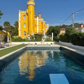 Vila Aurora โรงแรมในลูโซ