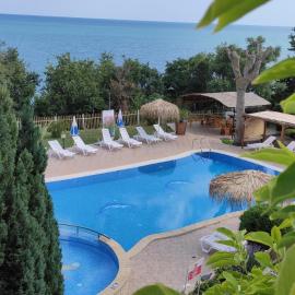 Rai Hotel, hotel din Cavarna