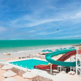 BM Beach Hotel, hotell i Ras al Khaimah