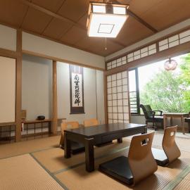 Miyajima Guest House Mikuniya, hotel u gradu Mijadžima
