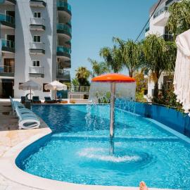 Sea La Vie by Hotel Anna, hotelli kohteessa Ksamil
