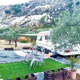 Olive Grove Mountain Caravan, hotel en Limnatis