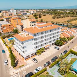 Bay Hotel, hotel en Roses