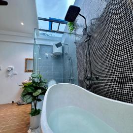 Bay Luxury Villa- OCP2 - Self Checkin, hotel u gradu HÆ°ng YÃªn