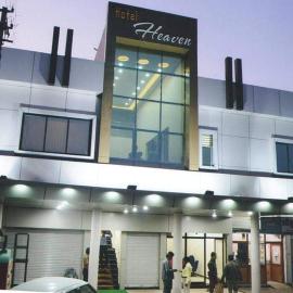 Hotel HEAVEN、Bhusāwalのホテル