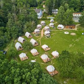 Glamping Slapy, готель у місті Слапи
