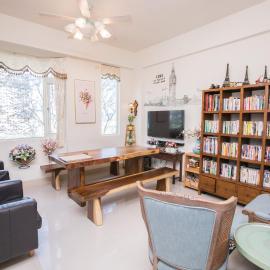 Downshifters House, ξενοδοχείο σε Tongluo