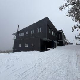 Cooroona Alpine Lodge, hotel v destinácii Falls Creek