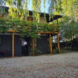 Vila Curtea de Arges, hotel v mestu Curtea de Argeş