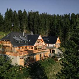 Die neue Weizerhütte, hotelli kohteessa Sankt Kathrein am Offenegg
