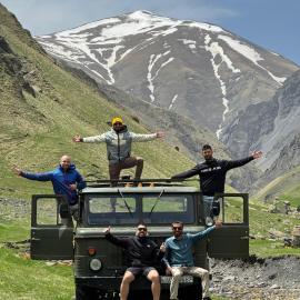 Xinaliq Khinalig İzzet's Riverside Home Stay, hotel a Xınalıq