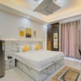 Luxury Studio Apartment with Kitchenette & Private Balcony ,Gurugram, hotel a Gurgaon