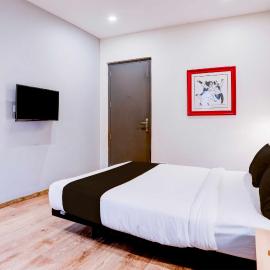 Townhouse Oak Bangalore Trinity Metro Station, hotel in Bangalore