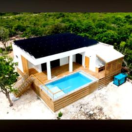 Luxury 3-Bedroom Villa with Pool Near Secret Beach, hotel sa San Pedro