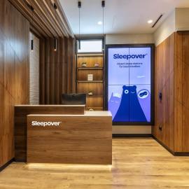 Sleepover - Lima Airport, the only in-terminal sleep pods, khách sạn ở Lima