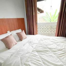 RedDoorz Syariah at Budget Guesthouse Sepaku, hotel v destinaci Sepaku