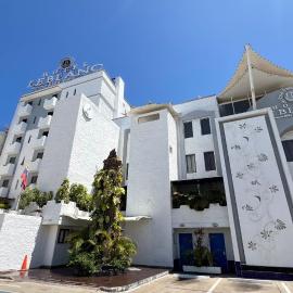 Hotel Leblanc Suites، فندق في Puerto La Cruz
