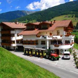 Hotel Stolz, hotel v destinaci Matrei am Brenner