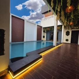 Suna'a home Logpom, hotel a Douala