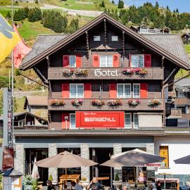 Hotel Bergidyll - Riders Haven - Self Check In, hotel v destinácii Andermatt