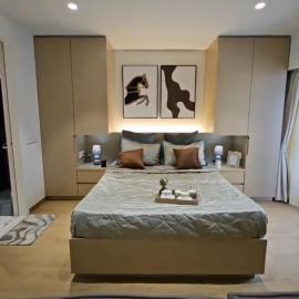 Neon - Royal Nest Aerotel with Pvt Balcony -1 km from Airport, hôtel à Pune