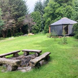 Aughavannagh Yurt Glamping, hotel en Aughrim
