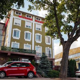 Maxim Pasha Hotel، فندق في كيشيناو