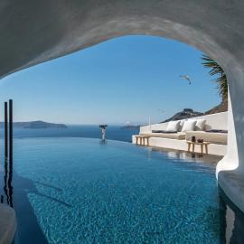Porto Fira Suites