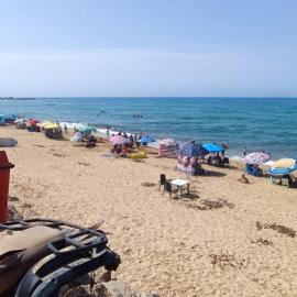 Top F2 pied dans eau, hotel sa 'Aïn Taya