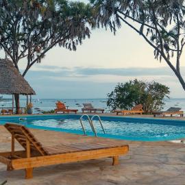 Kingfisher Beach Resort, hotel em Nkunjila