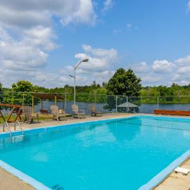 Motel 6 Campbellford, ON,Campbellford的飯店